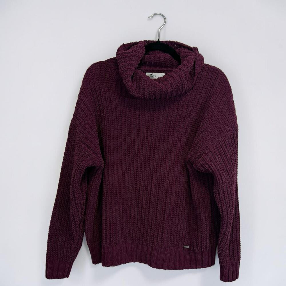Hollister turtleneck heavy sweater size small burgundy/purple
